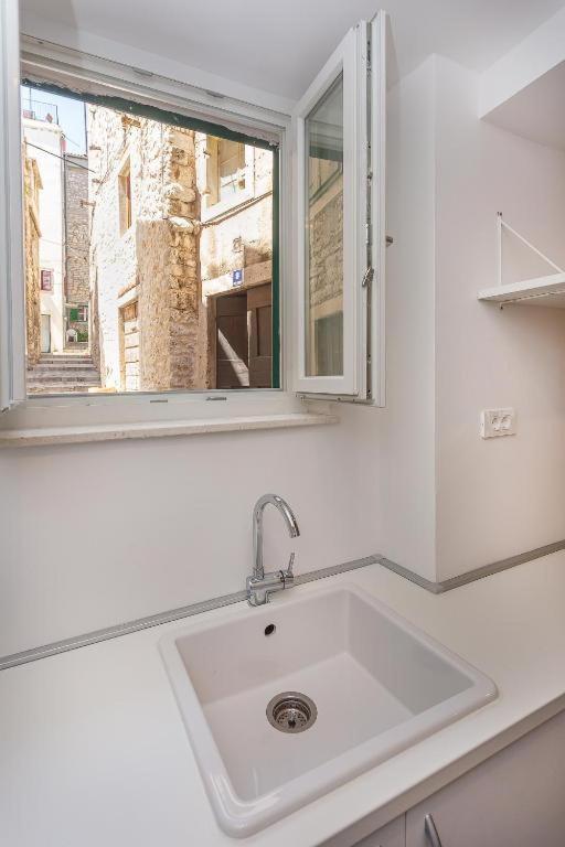 X Boutique Marinac Studio Apartments & Rooms Sibenik Exterior photo