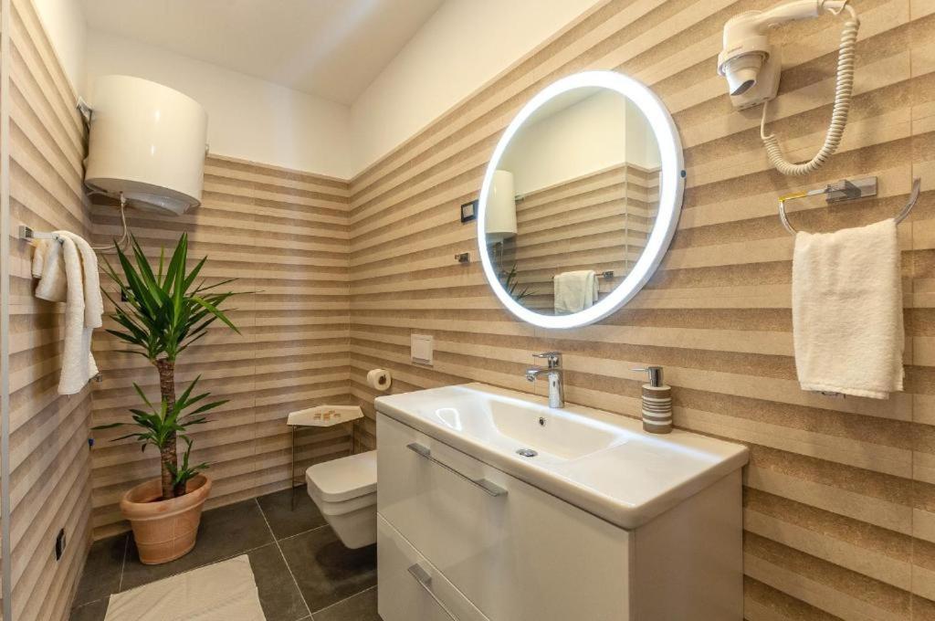 X Boutique Marinac Studio Apartments & Rooms Sibenik Exterior photo