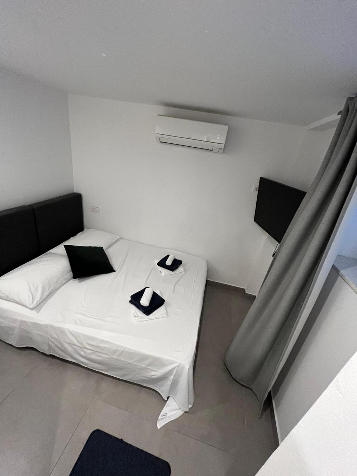 X Boutique Marinac Studio Apartments & Rooms Sibenik Exterior photo